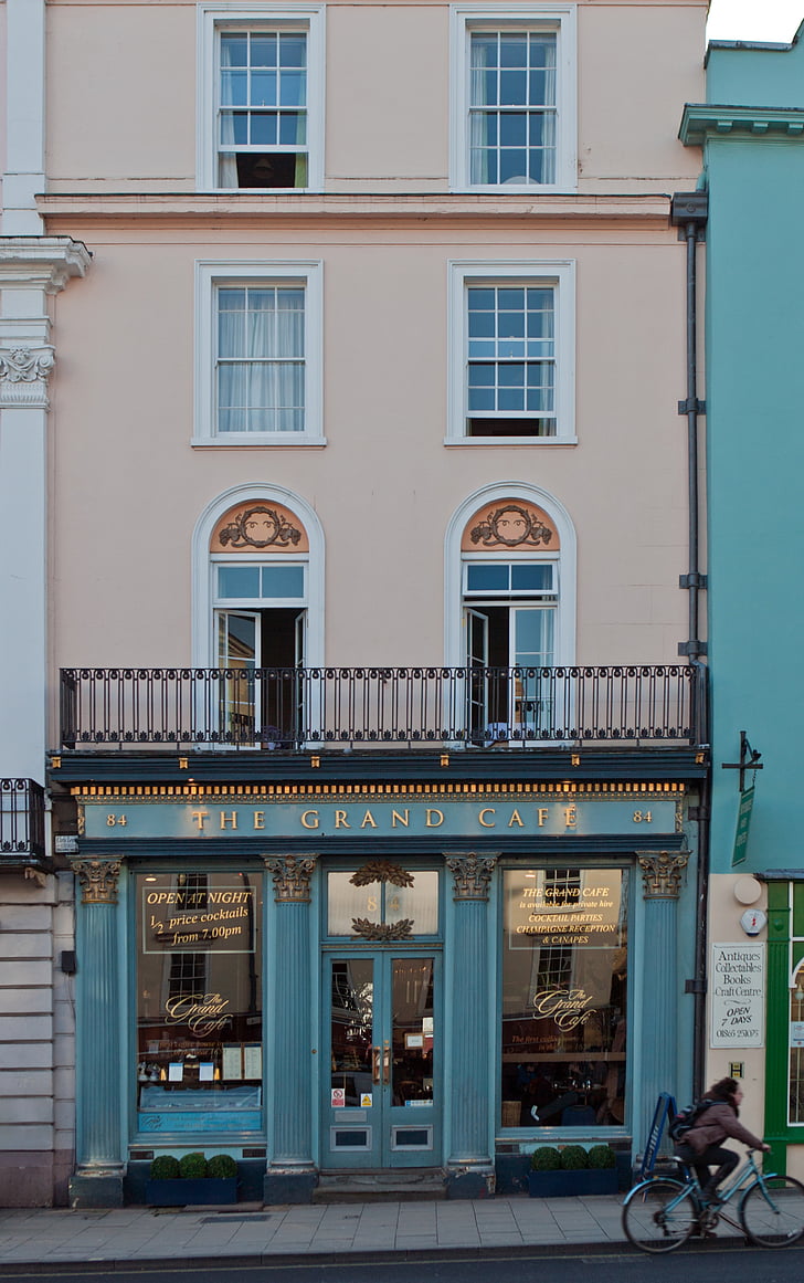Oxford, grand Café-kahvila, Oxfordshire, arkkitehtuuri, Regency, korinttilaispylväillä, vaaleanpunainen