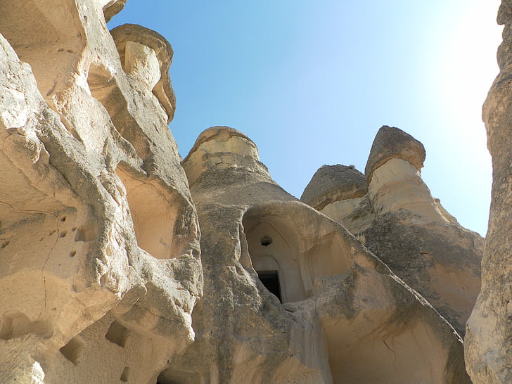 Turcja, Cappadocia, bajkowe kominy, Jaskinia mieszkań, skalne kościoły