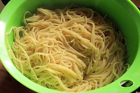 spagetti, metélt, tészta szűrőt, zöld, enni, szénhidrátok