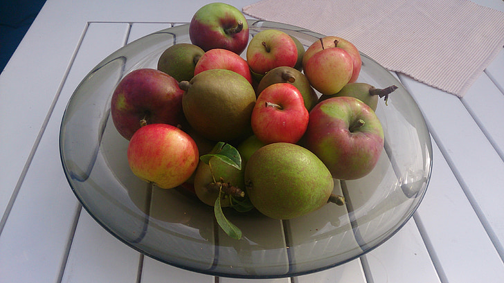 apples, pear, medelpadsgatan