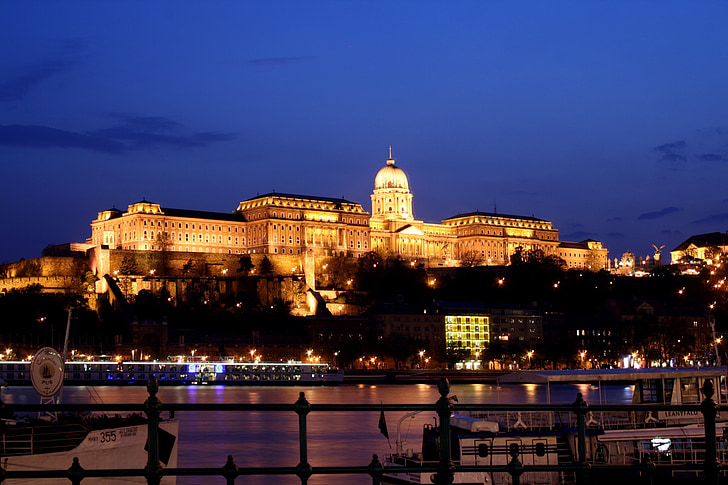 Budai vár, Duna, Budapest, Magyarország, építészet, éjszaka, fények