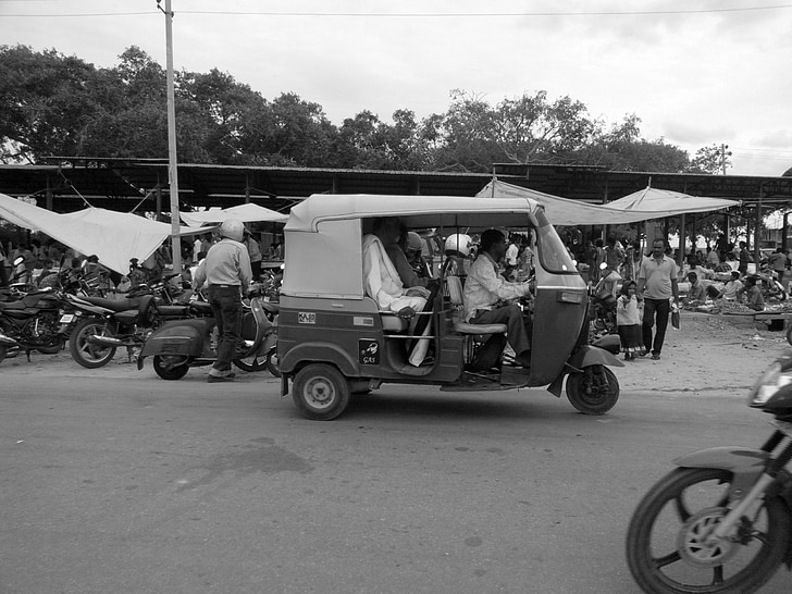 india, market, auto, black and white