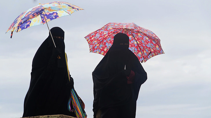 burka, paraply, forklædning, muslimer, niqab, udendørs, folk