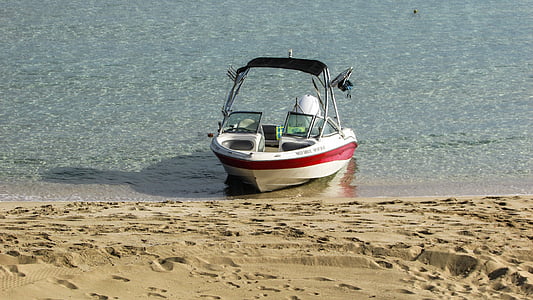 Кіпр, Протарас, пляжі фіг ТРІ Бей, човен