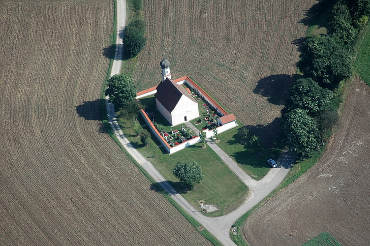 Chapelle, petite chapelle, lieu de culte, vallée de l’Altmühl, terres arables, arbres, Parc naturel Altmühltal
