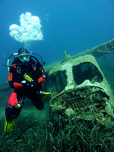 Submarinisme, sota l'aigua, Immersió, bussejadors, món submarí, l'aigua, naufragi