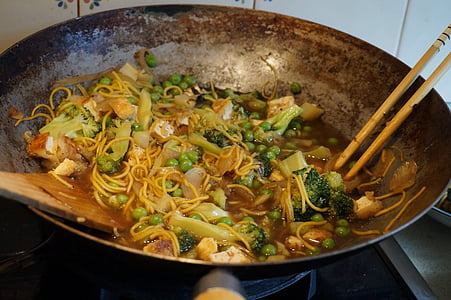 Wok, киплячому маслі, овочі, китайська