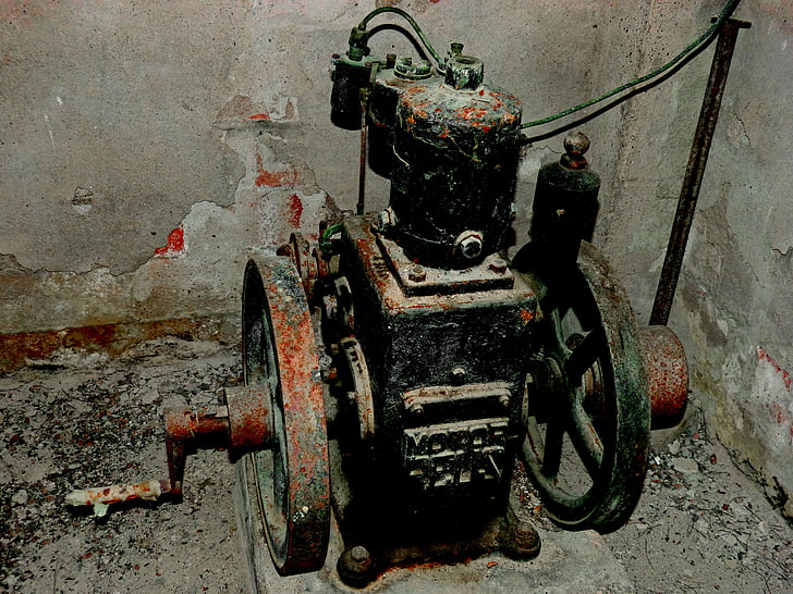 old engine, artifact, crank, mechanism