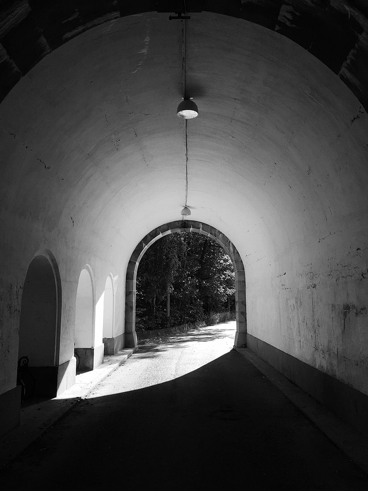 tunnel, lumière, noir et blanc, sombre, underground, brillant, fin
