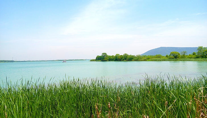 modrou oblohu a bílé mraky, scenérie, krajina