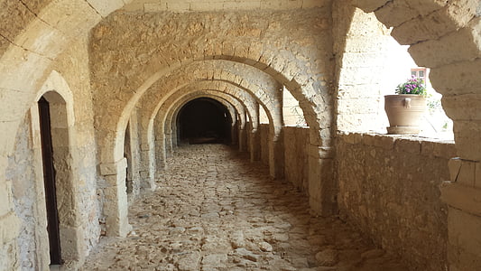 nadsvođeni prolaz, Otok Kreta, samostan, krpa