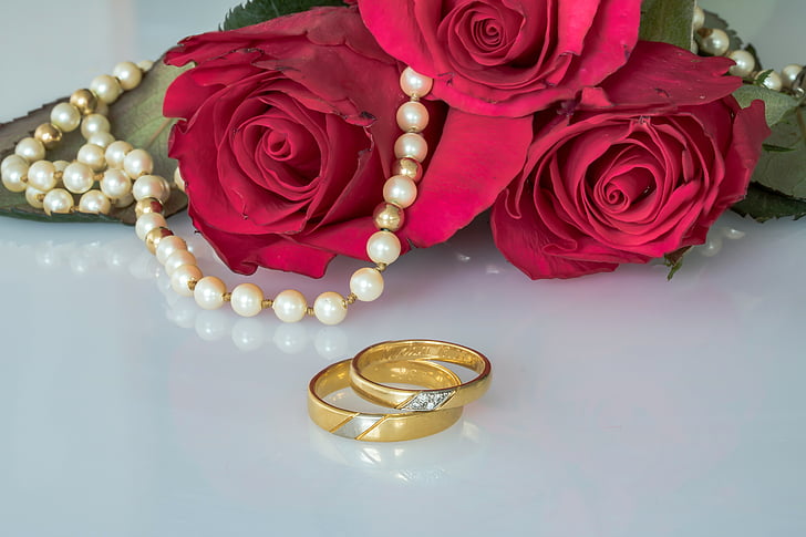 anéis de casamento, anéis, anéis de ouro, rosas, colar de pérolas, colar de pérola de sequência de caracteres, União