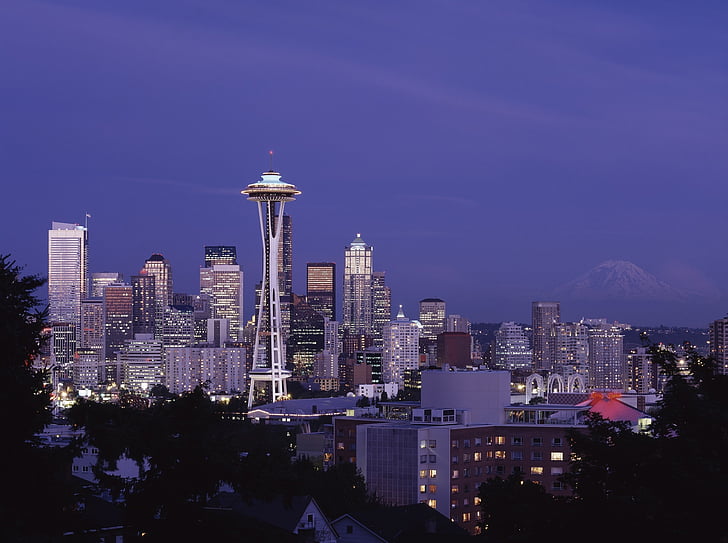 Space needle, Seattle-ben, Washington, utca-és városrészlet, alkonyat, éjszaka, naplemente