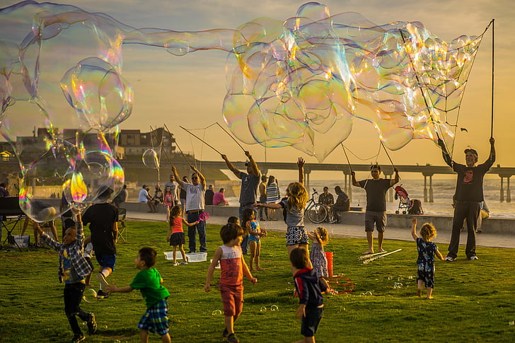 Bubbles, Partei, Kinder, springen, Spaß, Sonnenuntergang, Strand