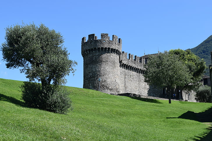 középkori torony, Torre, Bellinzona, a középkorban, Svájc, hegyek, természet