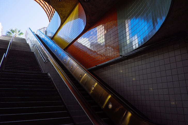metrô, escadas, parte inferior, ponto, dia, escada, escadas rolantes