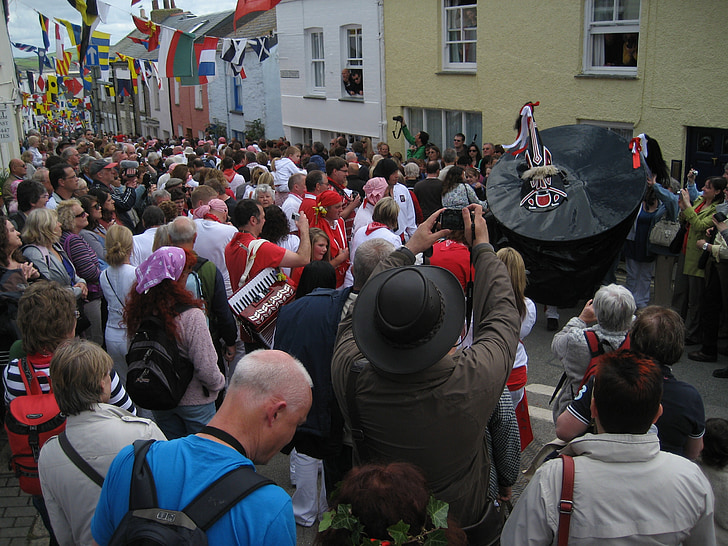 padstow, may day, old 'oss, red 'oss, dance, tradition