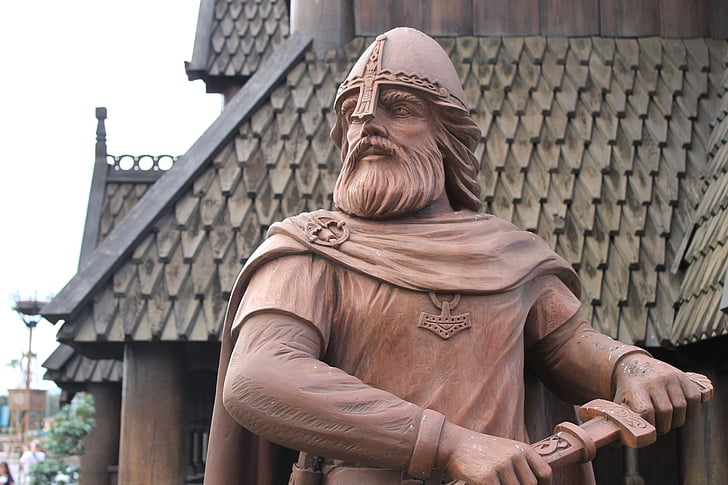 Viking, guerrer, espasa, casc, escandinaus