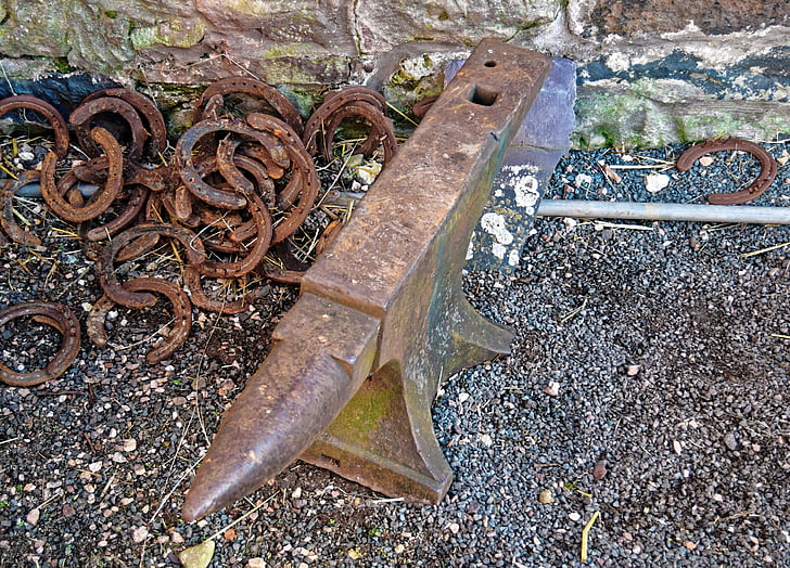 Yunque, antiguo, zapatos de caballo, oxidado, Herrero, hierro, metal