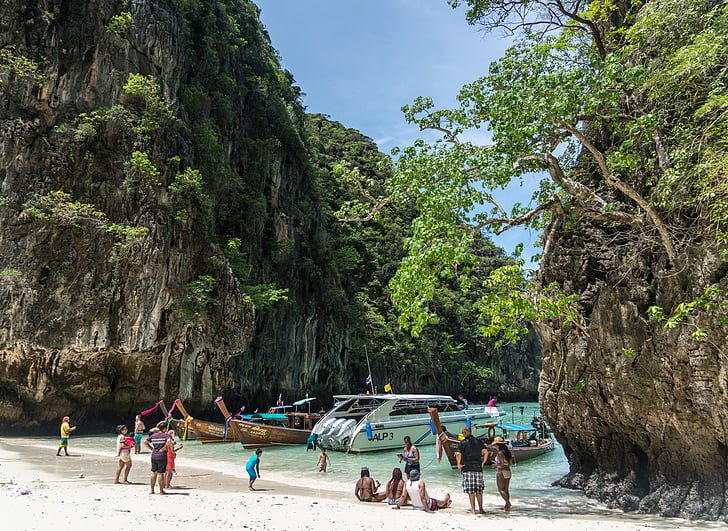 Phi-Phi-Insel-tour, Phuket, Thailand, Strand, Menschen, Boote aus Holz, Freizeit