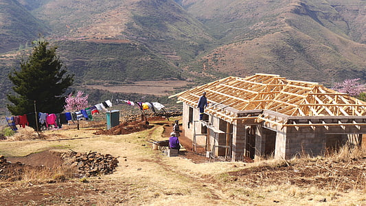 Lesoto, construção de casa, paisagem, montanhas