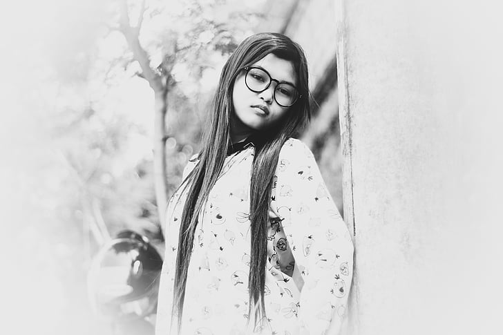 ดำ และ ขาว, ผู้หญิง, ไทย, หนุ่ม สาว, วัยรุ่น, สาว, แว่นตา