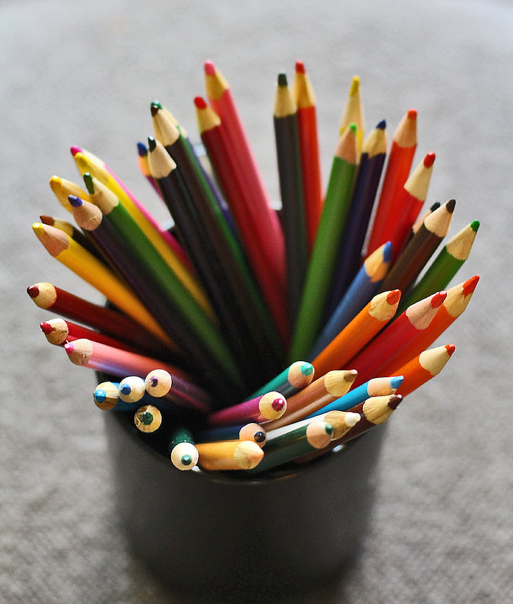 pieštukai, spalvoti pieštukai, spalvų pieštukai, švietimo, mokyklos, atkreipti, rašyti