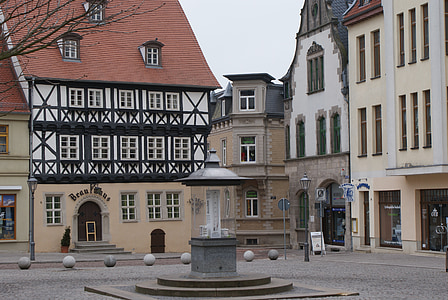 Marktplatz, Sachsen-Anhalt, Brunnen