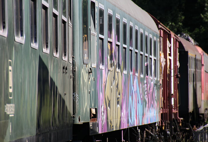 järnväg, vagn, grafitti