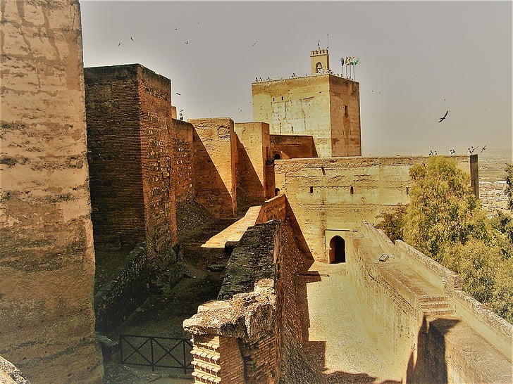Alcazaba, Granada, Alhambra, Turism, arhitektuur, ajalugu, kuulus koht
