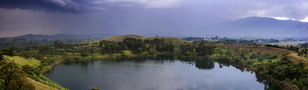 portal de Fort, Montañas Rwenzori, Lago del cráter, Scenic, tempestad de la lluvia, lluvia, tropical