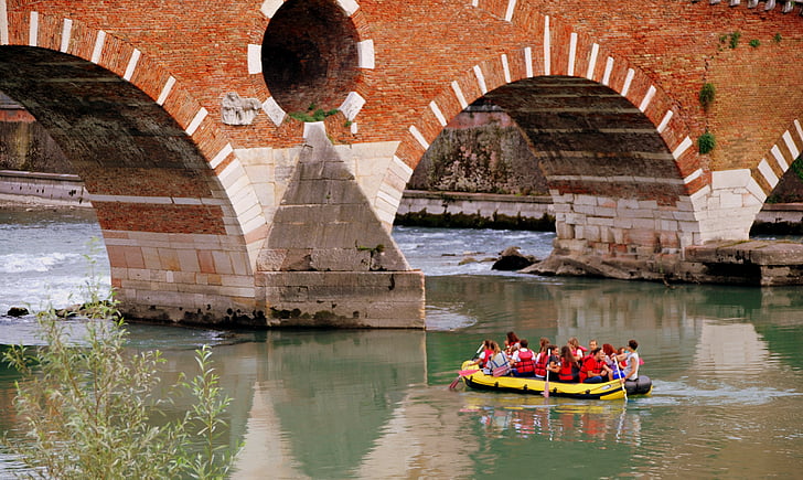inflatable, hàng, cầu đá, Verona, Adige, sông, Đài tưởng niệm