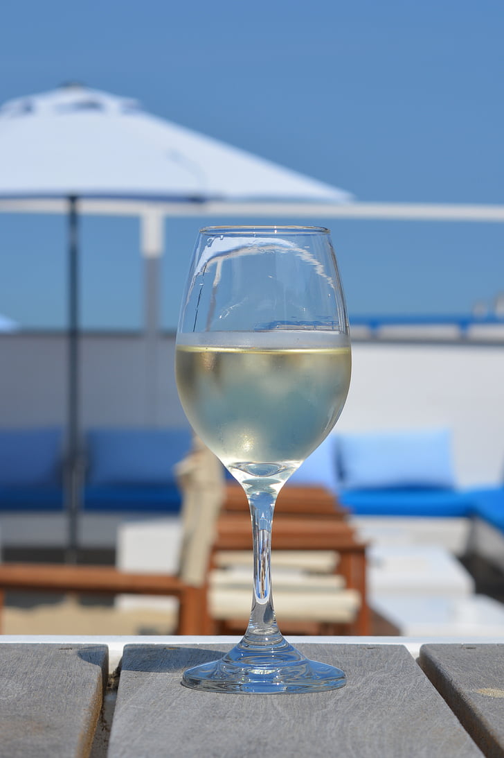 wino, szkło, wakacje, parasol, błękitne niebo, bar na plaży