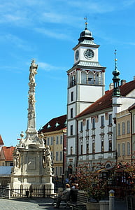 Třeboň, Turnul, coloana, Piaţa