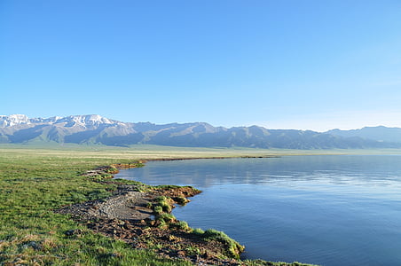 Lago de sailimu, frente al lago, natural