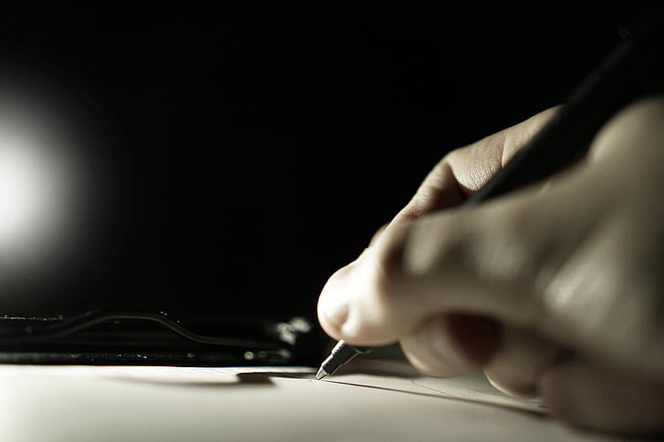 Close-up, tangan, kertas, pena, menulis, komputer, tangan manusia