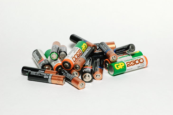 battery, energy, supply means, charging, white background, syringe, studio shot