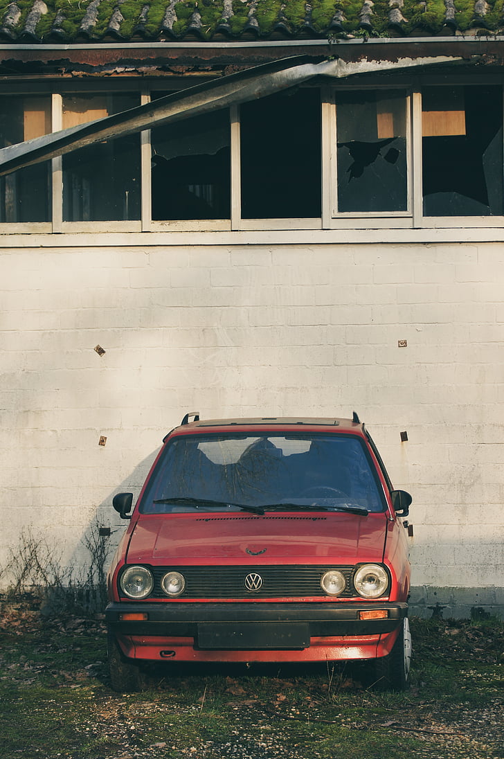 Volkswagen, rdeča, avto, stari, gniloba, obsevati z reflektorsko lučjo, zrel