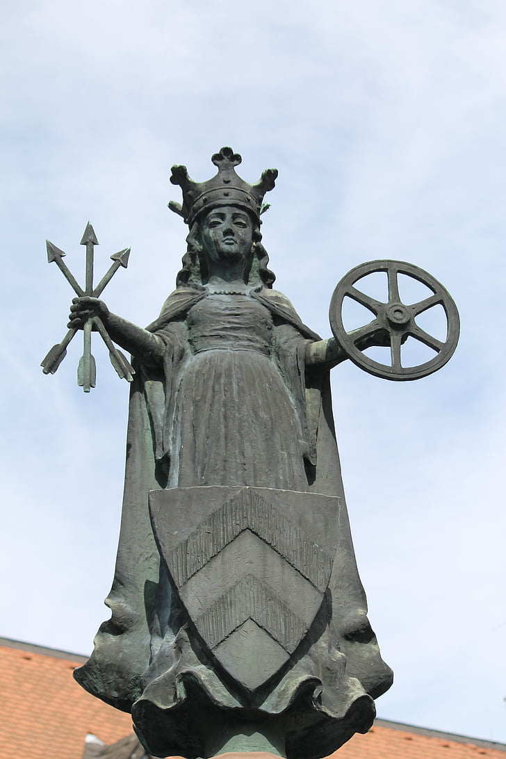 st ursula, fountain, oberursel, wheel, arrows, shield, crown
