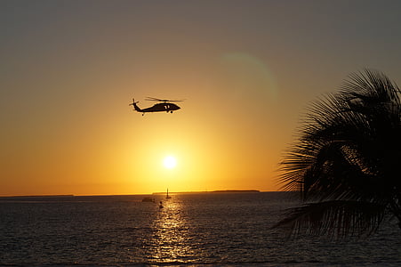 ελικόπτερο, ηλιοβασίλεμα, Κι Ουέστ, στη θάλασσα, ουρανός, που φέρουν, σιλουέτα