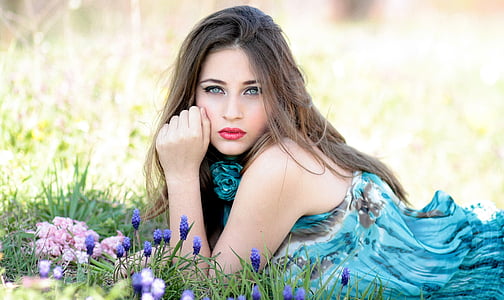 Момиче, цветя, Пролет, сини очи, красота, поле, синьо