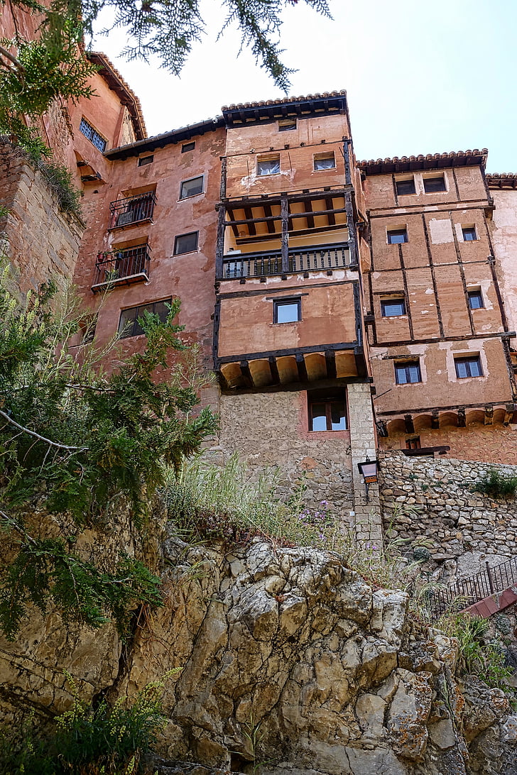 Albarracin, Aragon, Családi házak, csinos, úttest, festői, falu