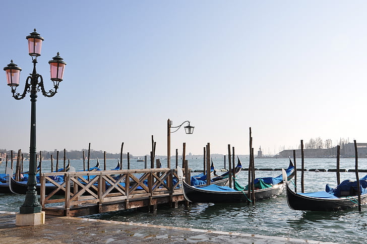 Venedig, glimt, gondoler, gondol - traditionell båt, resmål, förtöjda, nautiska fartyg