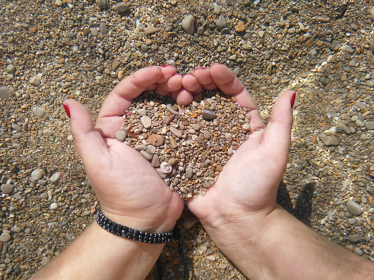 širdies, akmenukai, rankas, meilė, Romantiškas, smėlio