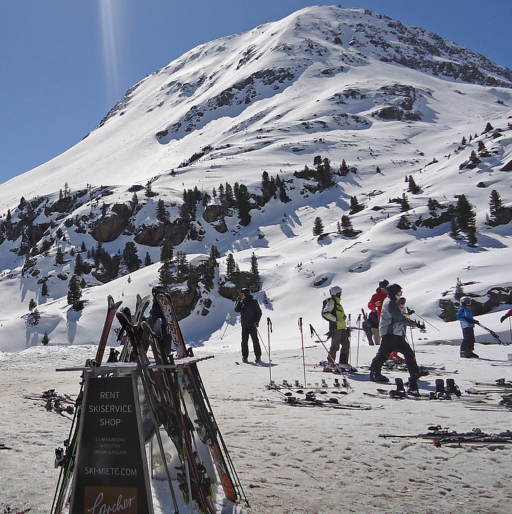 hiver, sports d’hiver, skis, ski, montagne, vue, mode hiver