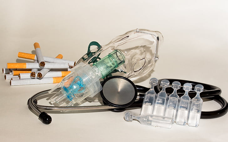 inhalasi masker, aerosol masker, NEBULIZER, stetoskop, ampul, medis, obat cair