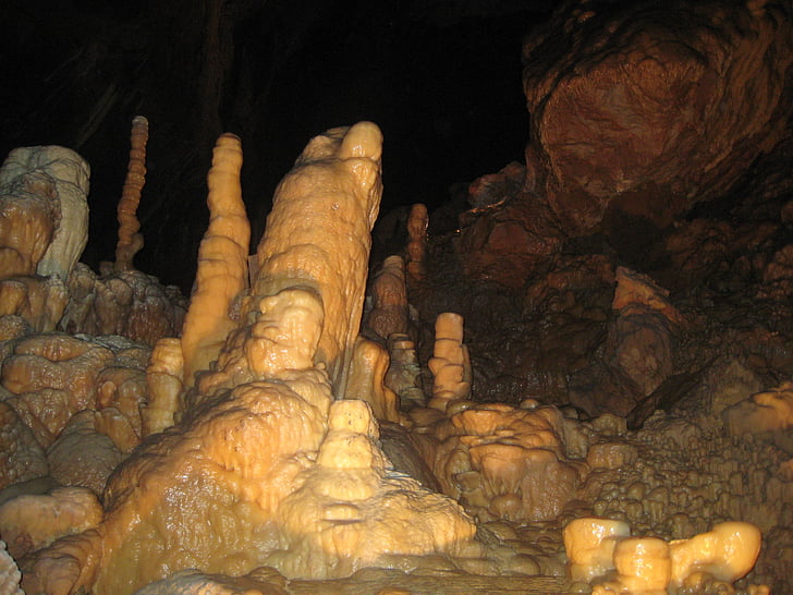 Cave, drypsten, stalactite