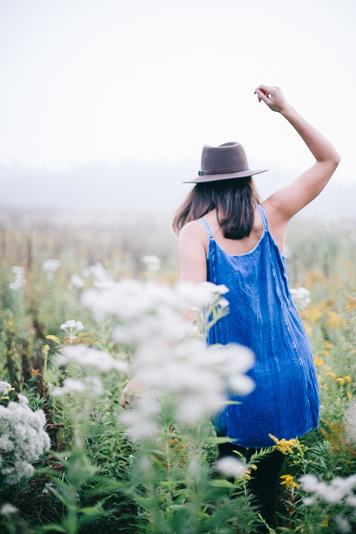 woman, wearing, blue, spaghetti, strap, dress, grass