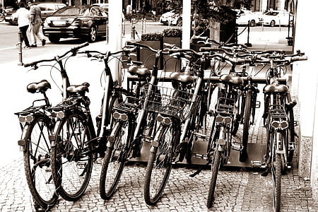 bicicletas, ciudad, Berlín, blanco y negro
