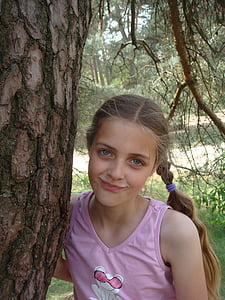 mergaitė, medis, Eglė, miško, įdomus, mielas, žaisti
